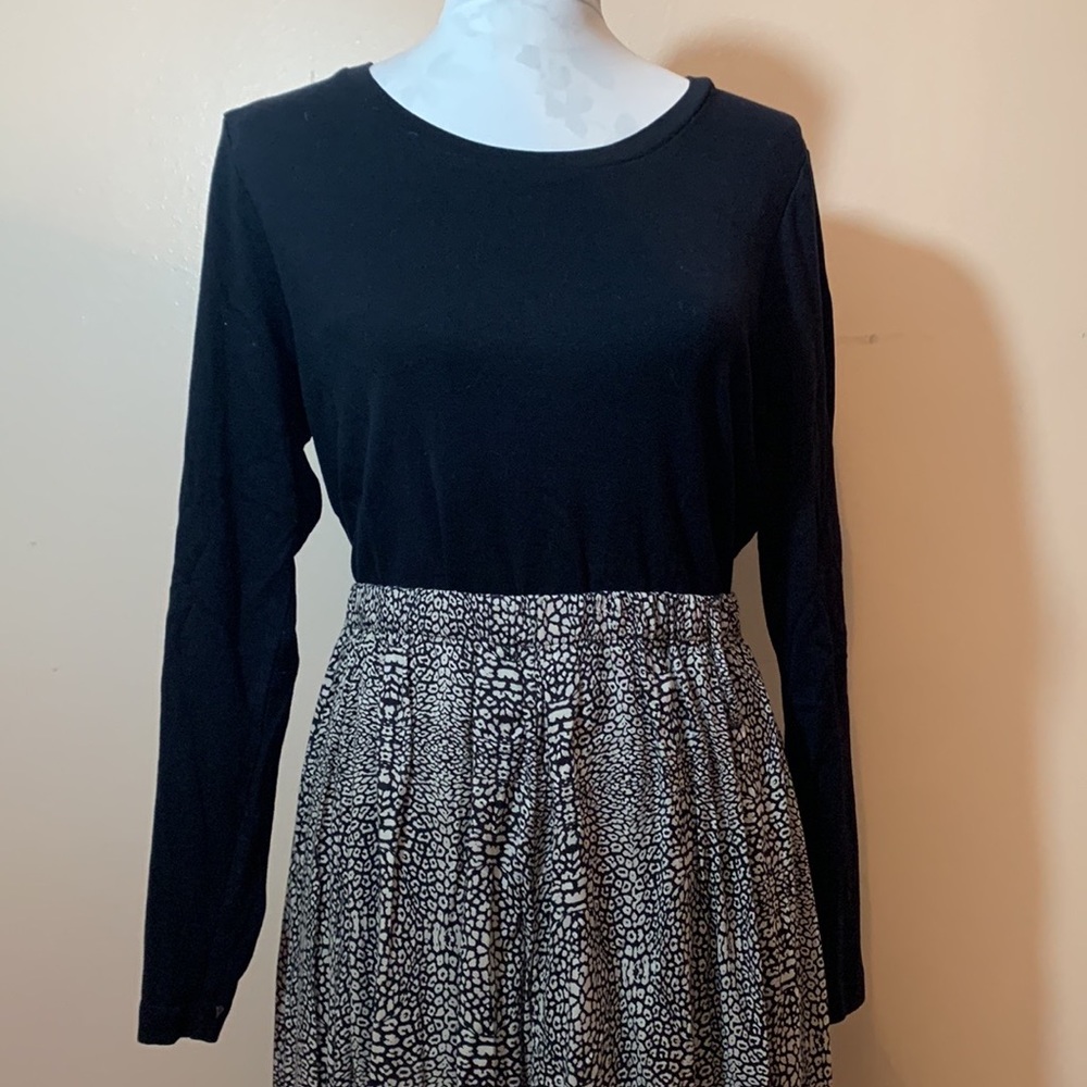 Style & co. 100% Rayon Black and Taupe Animal Print Skirt - Picture 2 of 9